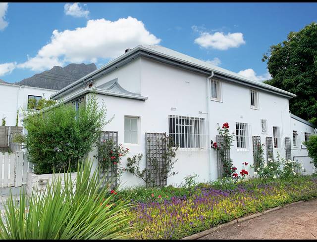 4 BEDROOM HOUSE FOR SALE IN NEWLANDS